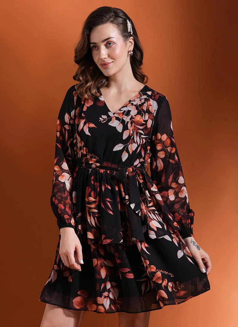 جلو باص فستان جلوبس نسائي بطبعات زهور بطبقات من الشيفون مع حزام